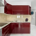 Comfortable With Parking In By Renters *