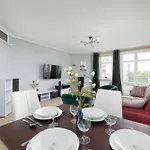 Apartment Comfortable With Parking In By Renters