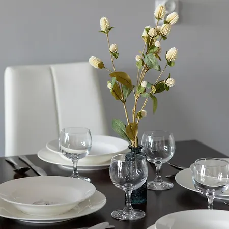 Comfortable With Parking In By Renters Stettin