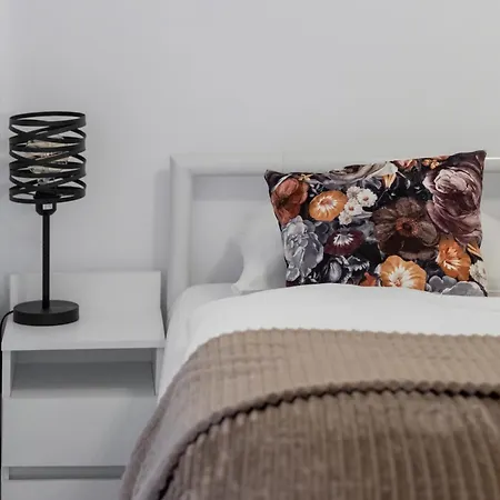 아파트 Comfortable With Parking In By Renters *