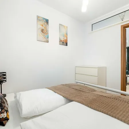 Comfortable With Parking In By Renters Apartment Szczecin