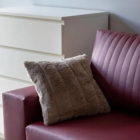 Apartment Comfortable With Parking In By Renters *