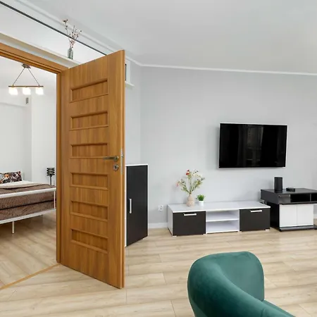 Comfortable With Parking In By Renters * Szczecin