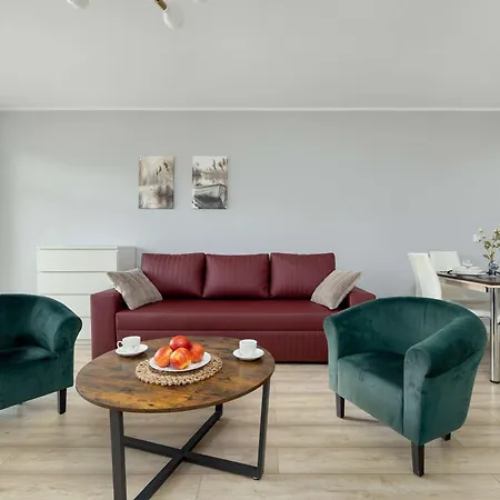 Comfortable With Parking In By Renters * 슈체친