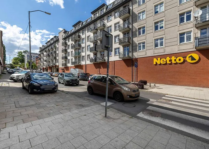 Comfortable With Parking In By Renters *